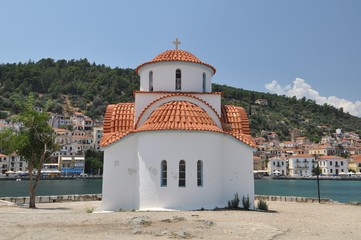 Fototapeta na wymiar Orthodox church in Gytheion