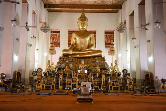Buddha statue in Bangkok temple