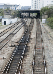 Obraz premium Railway lines passing under a bridge