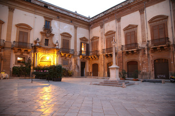 Obraz premium Palermo di notte