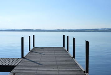 Fototapeta premium Molo nad jeziorem Zug w Szwajcarii