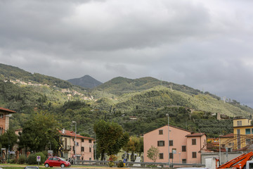 Fototapeta premium Italien, Toscana, Versilia, Pietrasanta, Kunststadt, Bildhauer, Steinmetz, Skulptur, Kust, Marmor, Städtereisen, Kulturreise, Gallerie, Kultur, Stadtansicht