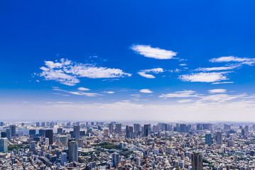 東京　青空と都市風景