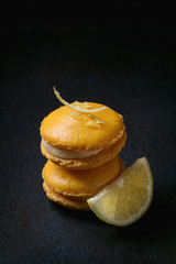 Citrus macaroons with white chocolate