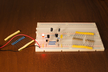 Oscillator circuit on prototyping board (breadboard)