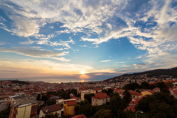 Obraz premium sunset on the city of Trieste