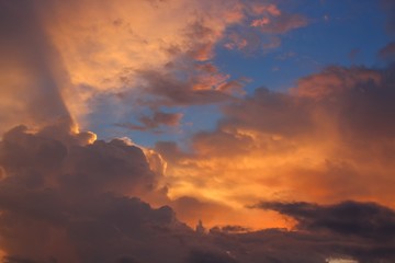 Fototapeta premium Sunset. beautiful nature Sky and Cloud at sunset, Sky Colorful