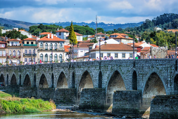 Ponte da Lima (Portugal): Puente medieval. 280 metres long bridge, considered the most beautiful...