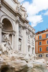 Fototapeta na wymiar Fountain de trevi in center of Rome, Italy