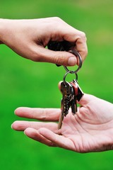 Entrega de llaves de una casa