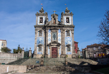 Fototapeta na wymiar Church of Saint Ildefonso, Porto