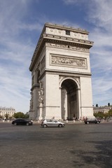 Fototapeta na wymiar Arc de Triomphe à Paris 