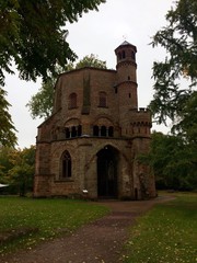 Fototapeta na wymiar Alter Turm in Mettlach (Saarland)