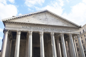 Naklejka premium detail of the Pantheon in Rome