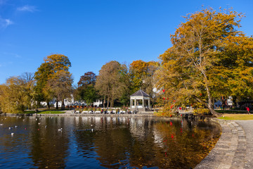 Fototapeta na wymiar City Park with a lake in the city center in Stavanger, Norway.