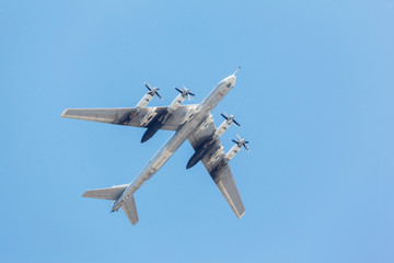 heavy bomber aircraft takes off