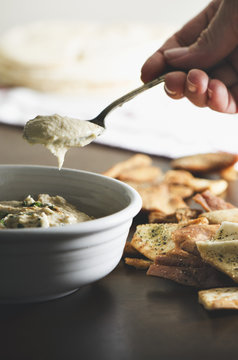 Hummus With Pita Chips