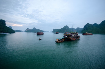 Fototapeta na wymiar ベトナム　ハロン湾