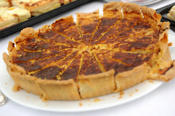Quiche lorraine with cheese

