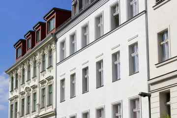 Obraz premium Sanierte Häuserzeile