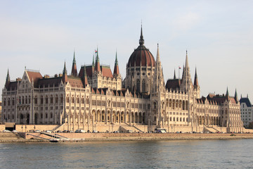 Fototapeta na wymiar Ungarisches Parlament in Budapest