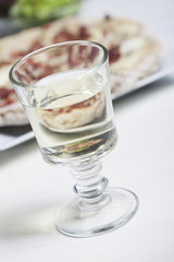 Weißwein und Flammkuchen