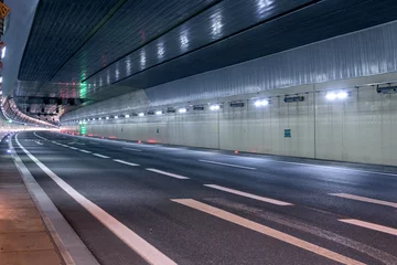 Crédence de cuisine en verre imprimé Tunnel Tunnel routier sans trafic