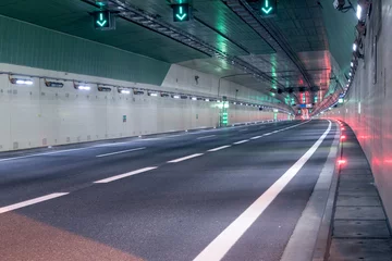 Fototapete Tunnel Kein Verkehr im Straßentunnel