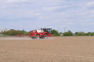 tractor spraying