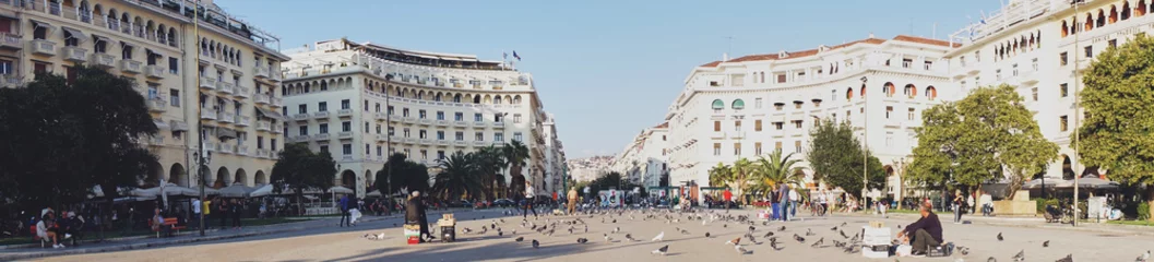 Kussenhoes Aristotelous Square, Thessaloniki, Greece. Aristotelous Square is the main city square of Thessaloniki and is located on the city's waterfront. © SianStock