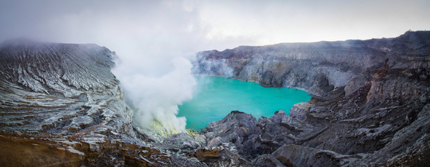 Kawah Ijen © idmanjoe