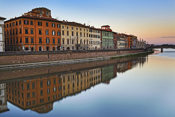 Fototapeta na wymiar Pisa River Reflect