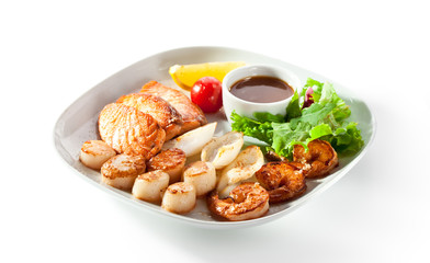 Obraz na płótnie Canvas Grilled Seafood Plate