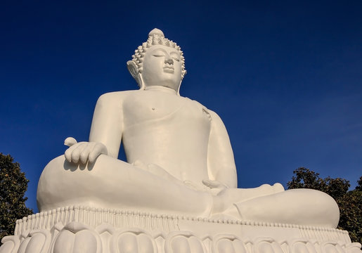 Buddha and the blue sky