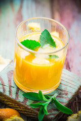 Juice from fresh oranges leaves stevia