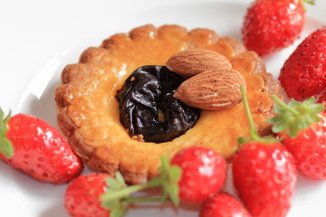 Strawberry tart that made by home