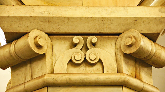 Detalle arquitect&oacute;nico de una columna para fondos