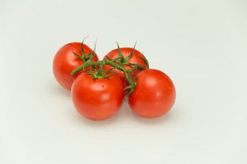 Pomidory wyizolowane na białym tle