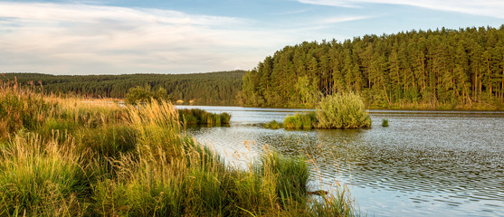 летний пейзаж на Уральской реке Иртыш, Россия © 7ynp100