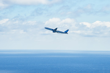 Aereo sul mare