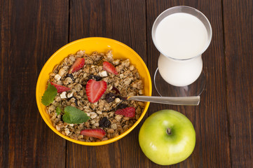 muesli with strawberries, apple 
