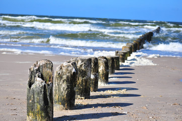 Wellenbrecher an der polnischen Ostsee