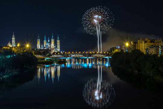 fuegos artificiales fiestas pilar