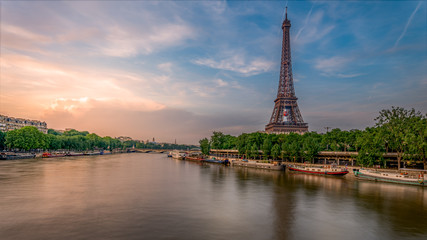 Fototapeta na wymiar Eiffel Tower and Seine River
