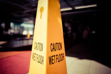 Caution wet Floor