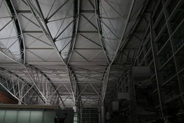 天井　空港の　梁　建造物