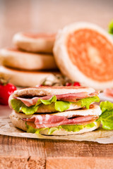 Tigella bread stuffed with ham and lettuce. 