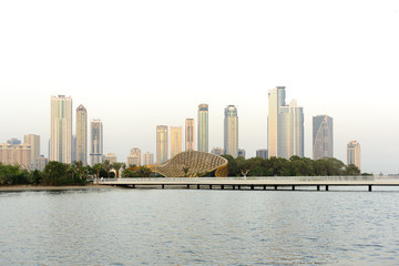 Obraz premium Sharjah Skyline from Creek View
