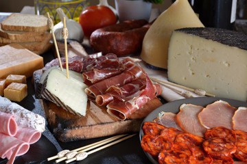 VARIOUS TYPES OF SPANISH SAUSAGES