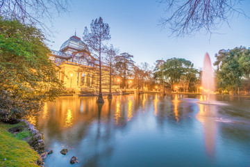 Obraz premium The blue lake of the Crystal Palace